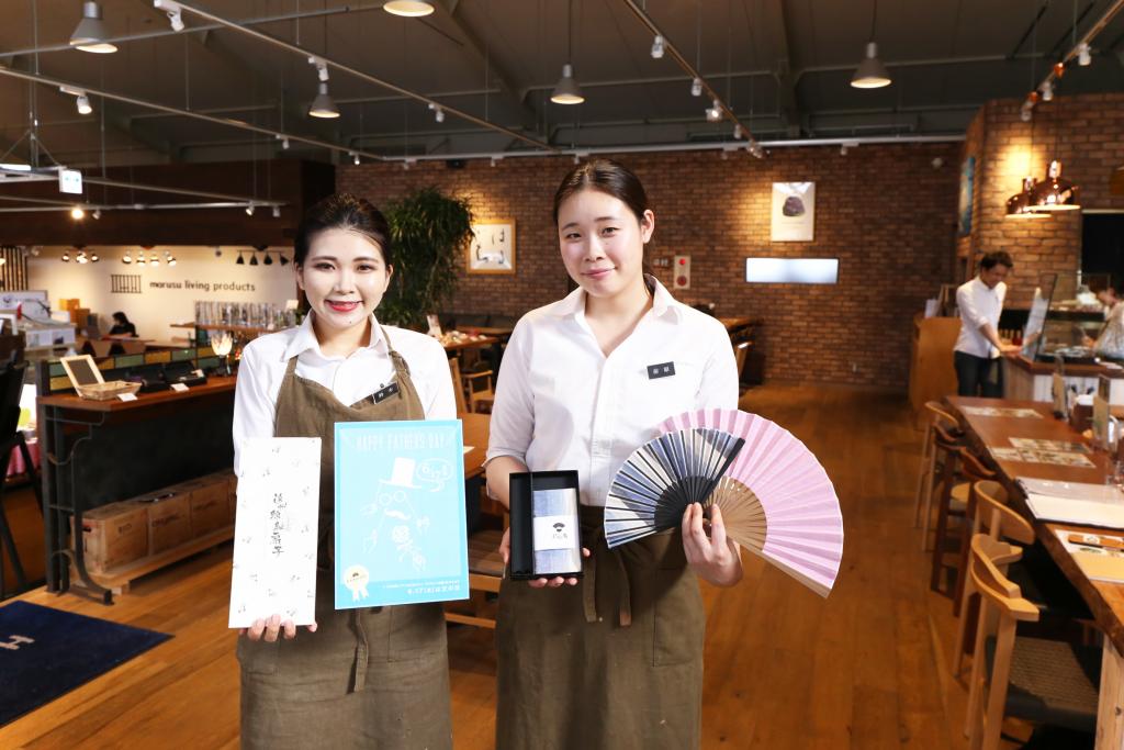 父の日のプレゼントに、HARUICHI STYLEの新商品「遠州綿紬」の素敵な『扇子セット』はいかがでしょう!?